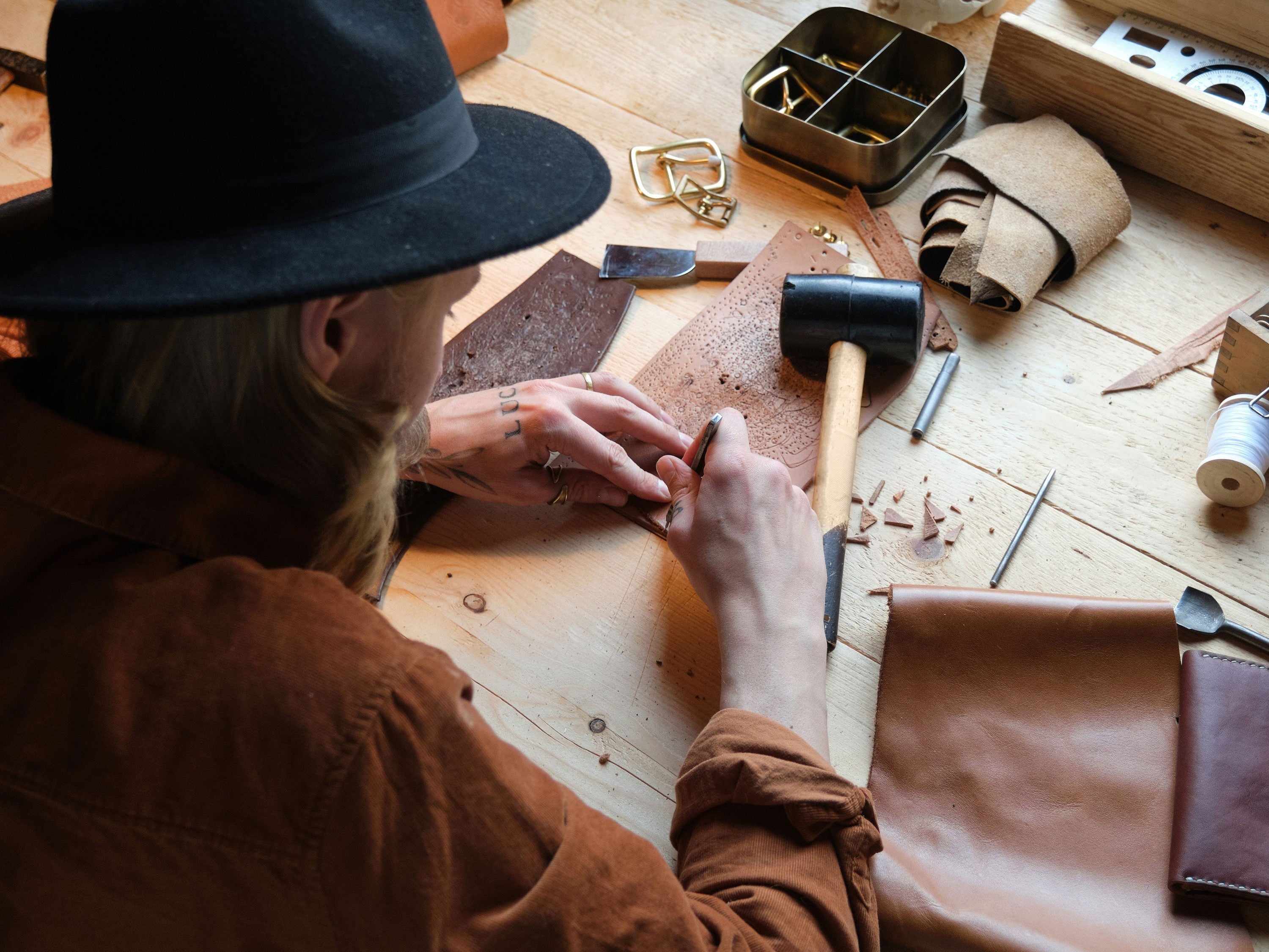 Comment rénover un sac en cuir
