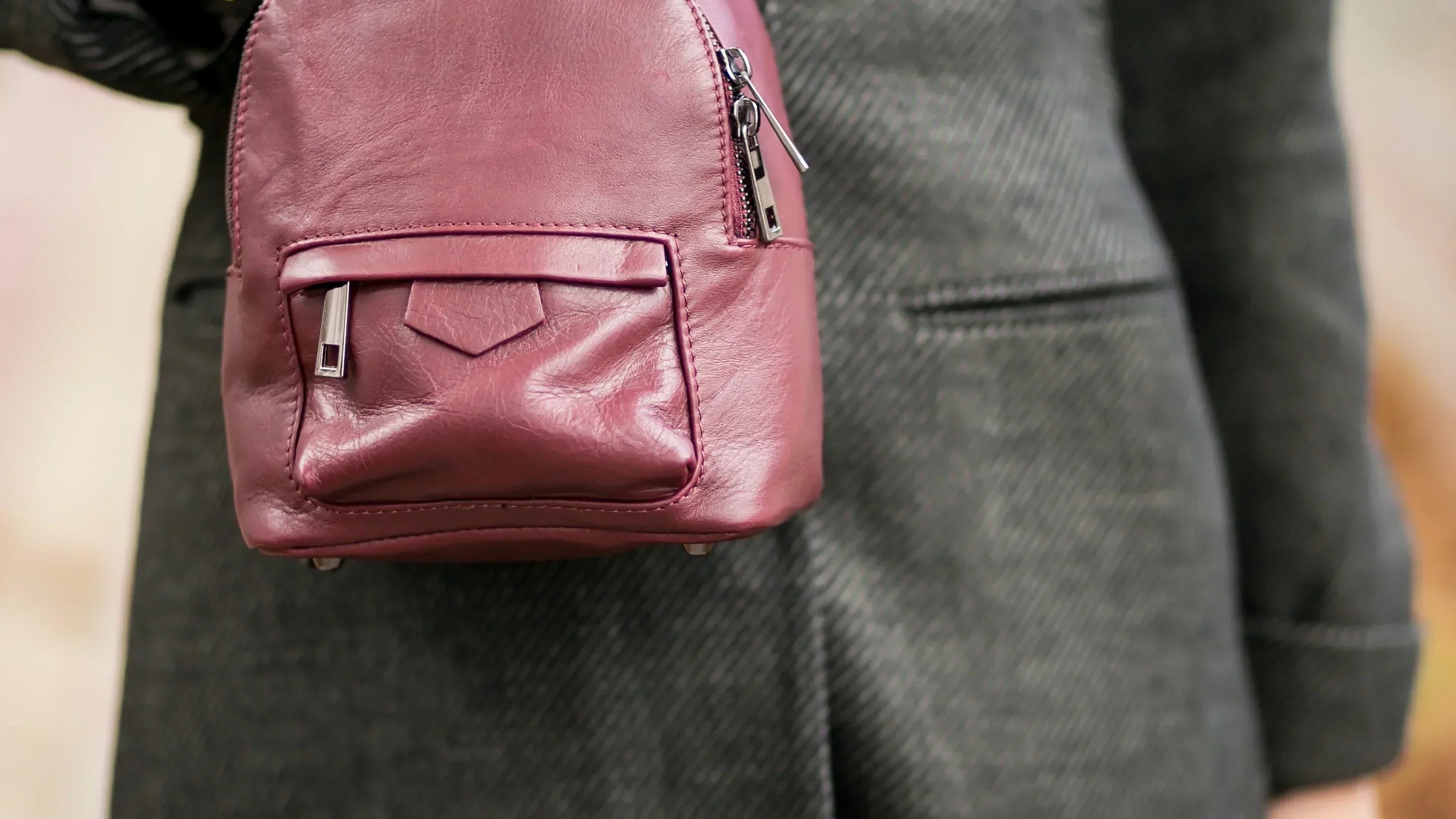 Comment porter une besace pour femme?